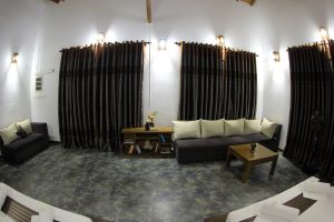 Villa Hiriketiya air-conditioned room with traditional Sri Lankan décor
