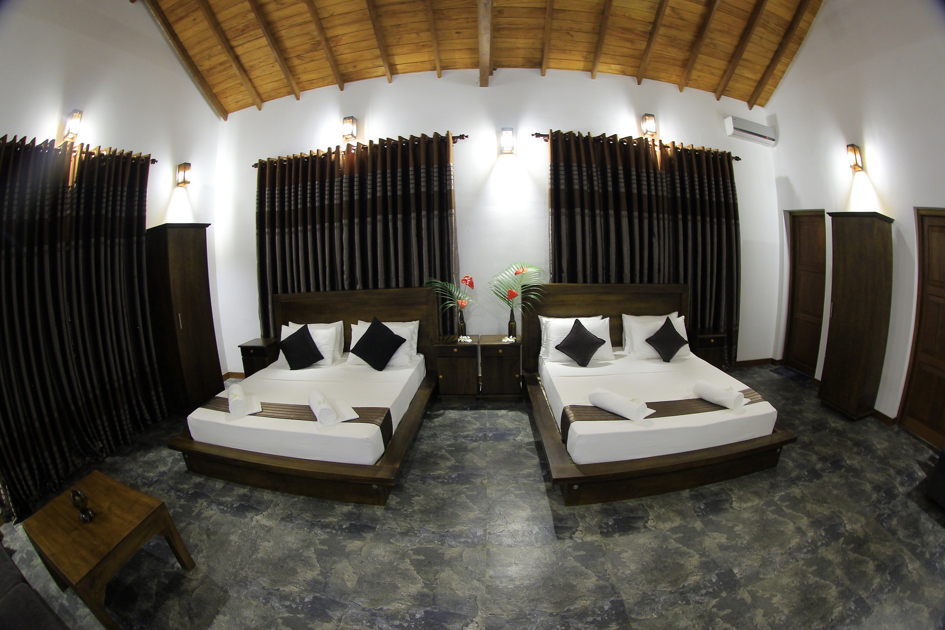 Villa Hiriketiya double bedroom with Queen bed and en-suite bathroom